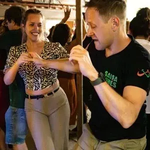 BAAILANDO!