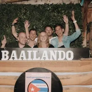 BAAILANDO!